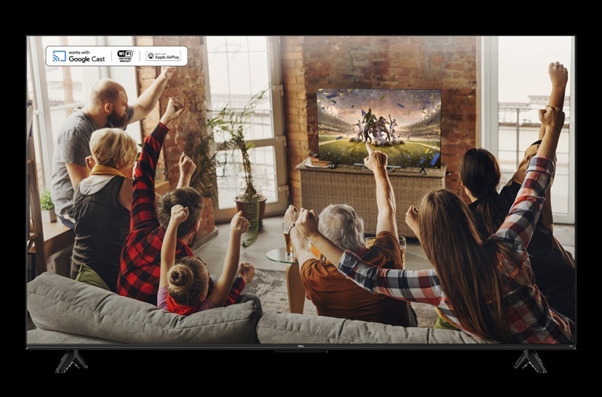 Televize TCL 75P8L s podporou Google Cast a Apple AirPlay, snadné sdílení obsahu z mobilu při sledování sportu s rodinou.