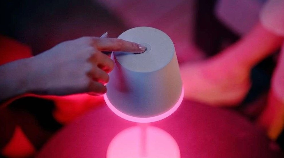 Stolní LED lampička Philips Hue Go bílá Stolní LED lampička Philips Hue Go bílá
