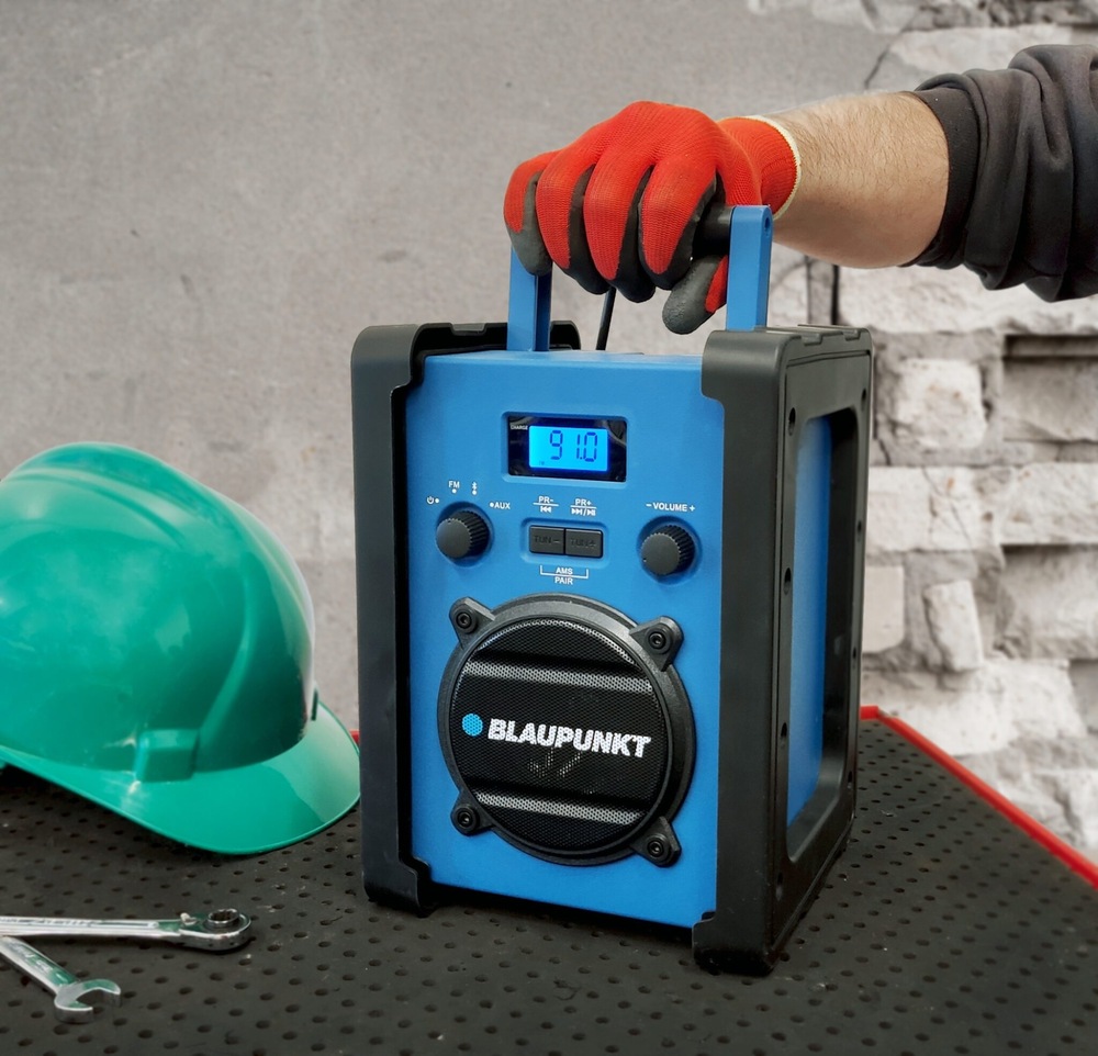 Radiopřijímač Blaupunkt PP30BT JOBSITE černý/modrý Přenosné rádio Blaupunkt PP30BT JOBSITE s madlem, ochranným rámem a ovládacím panelem