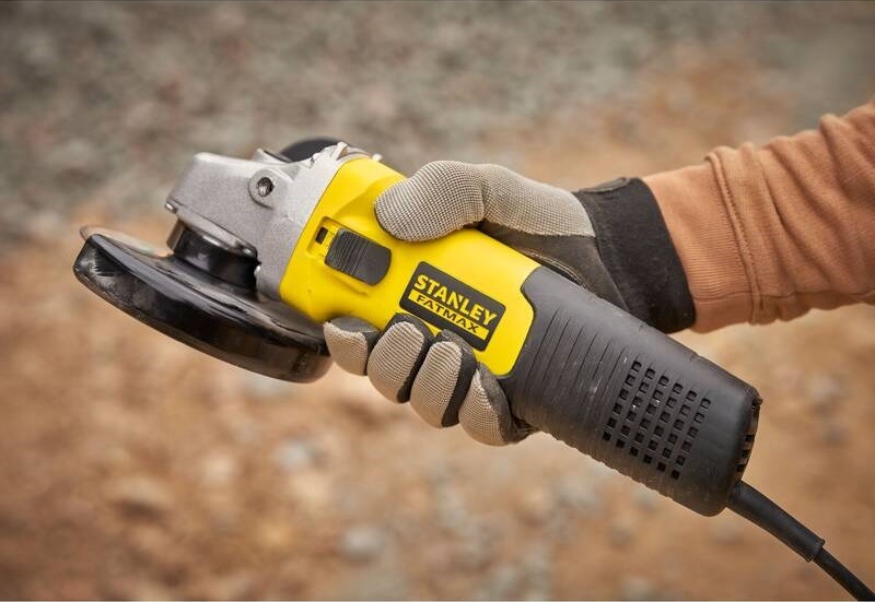Úhlová bruska Stanley FatMax FMEG225VS-QS Úhlová bruska Stanley FatMax FMEG225VS-QS