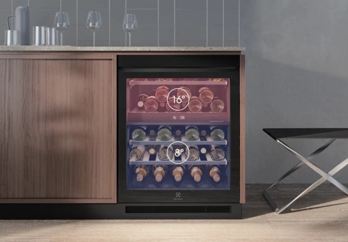 Vinotéka Electrolux EWUD040B8B černá Vinotéka Electrolux EWUD040B8B černá