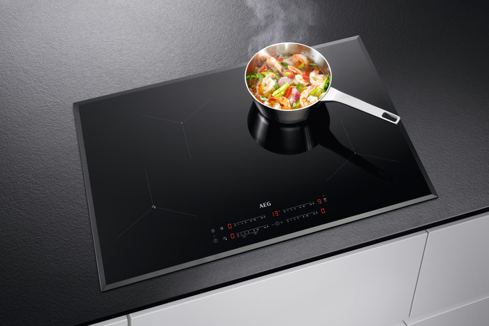 Indukční varná deska AEG Mastery IAE64431FB černá
