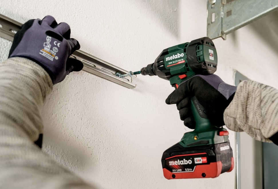 Utahovák rázový Metabo SSW 18 LTX 550 BL (bez baterie) 602404840
