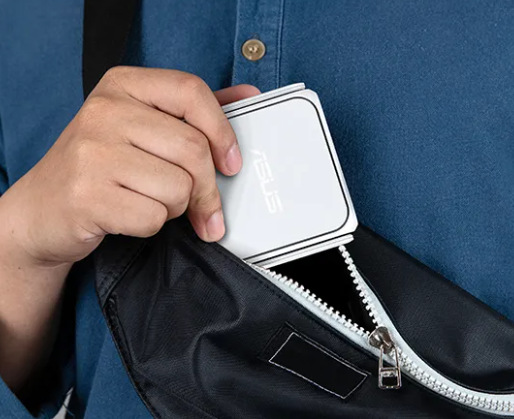 Velkou předností Asus RT-BE58 GO je i praktické napájení přes USB-C