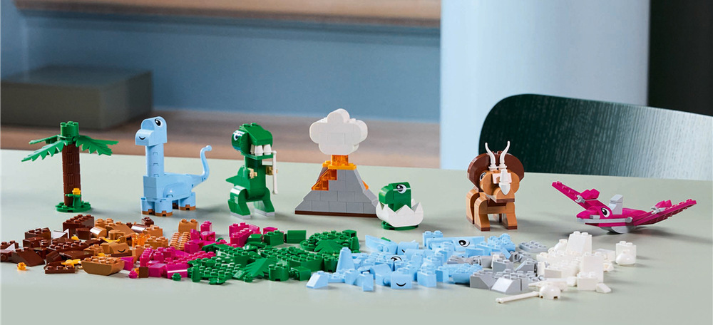 Pestrobarevné kostky LEGO umožňují modely libovolně přestavovat, měnit jejich vzhled a tvořit nové výtvory.