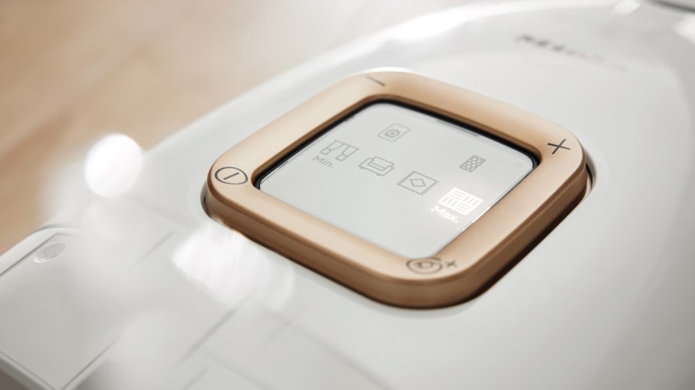 Podlahový vysavač Miele Guard L1 Comfort titanový