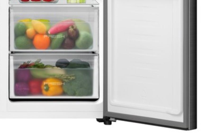 Americká lednice Gorenje G400 NRS917D41BX černá detail na dvě zásuvky ve spodni čast, které jsou plné ovoce a zeleniny.