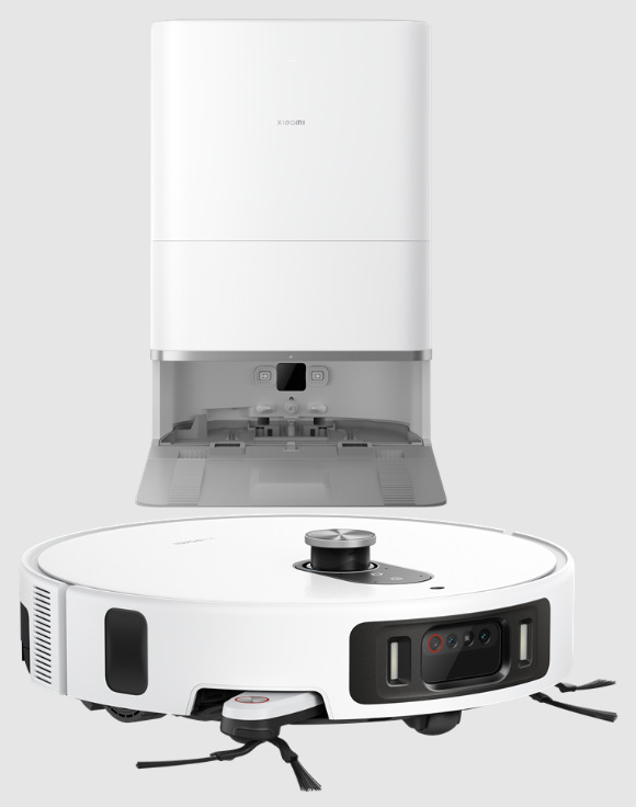 Robotický vysavač Xiaomi Vacuum 6 Pro před automatickou čisticí stanicí