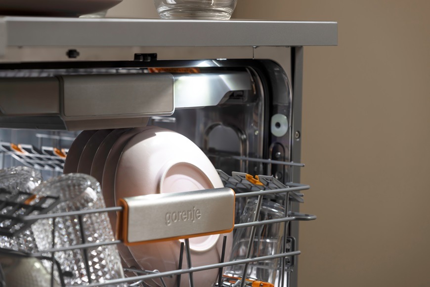 Myčka Gorenje ULTRA16FSAWIFIW, bílá, osvětlení