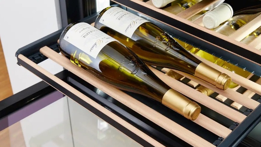 Vinotéka Miele KWT 7112 iG černá Vinotéka Miele KWT 7112 iG černá