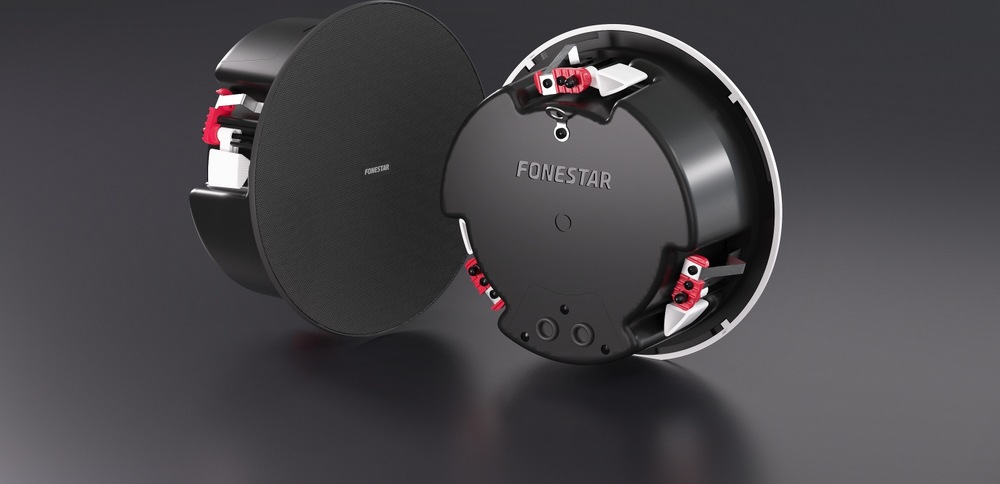 Reproduktor Fonestar SKY-6-DOME (1 ks) černý/bílý Pohled zepředu a zezadu na černé provedení reproduktoru Fonestar SKY-6-DOME s mřížkou, ochranným zadním krytem, svorkami a montážními západkami.