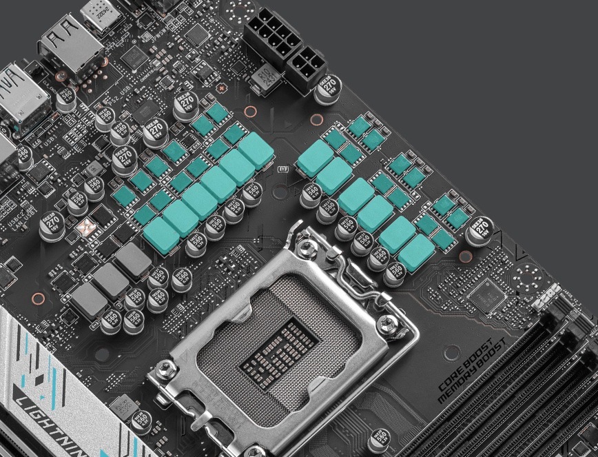 Základní deska MSI B860M GAMING PLUS WIFI Detail počítačové základní desky s paticí pro procesor obklopenou řadami kondenzátorů a zelenými chladiči.