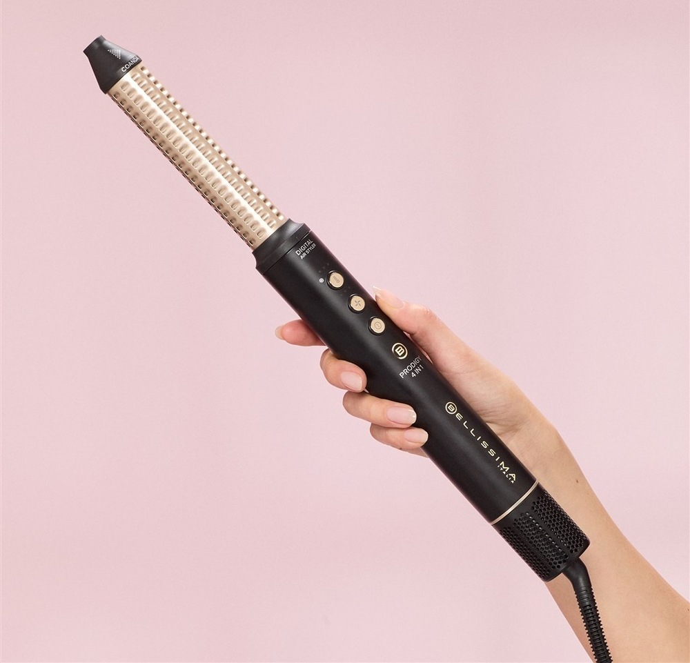 Styler Bellissima 21006 Prodigy Coanda hnědý Ruka držící vzduchový styler Bellissima Prodigy.