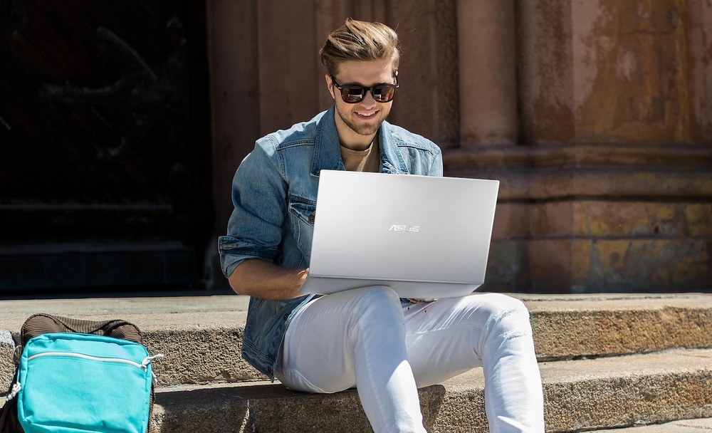ASUS VivoBook X712FA-AU835T