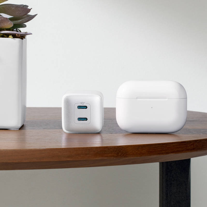 Nabíječka do sítě Anker PowerPort III 40W, 2x USB-C bílá