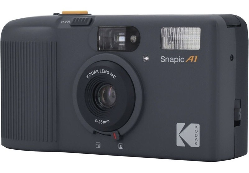 Kompaktní analogový fotoaparát Kodak s vestavěným bleskem, šedá barva