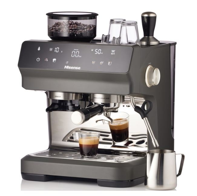 Espresso Hisense HSACM20LP antracitový pákový kávovar Hisense HSACM20LP natočený z boku v antracitové barvě připravuje dvě espressa