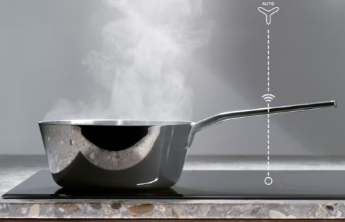 Odsavač par Electrolux 700 SENSE LFG716R černý