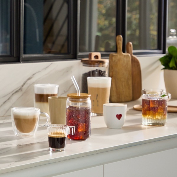 Několik kávových nápojů z kávovaru Krups EA918GE0 Sensation Elite Hot & Cold
