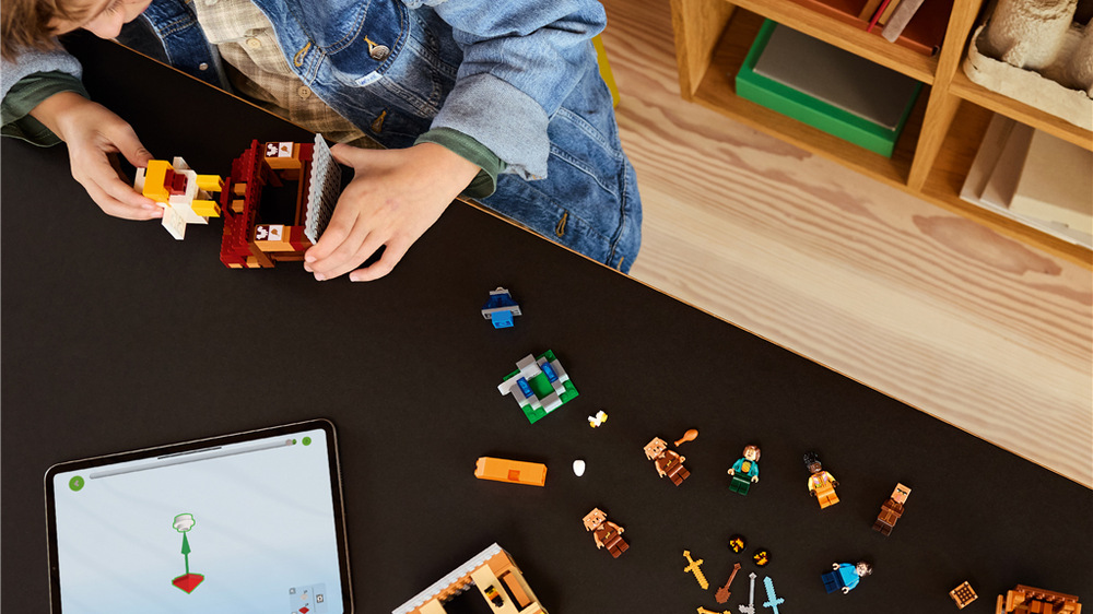 Stavebnice LEGO® Minecraft® 21273 Balón v podobě ďasa a útok na vesnici Figurky ze světa Minecraftu včetně Steva, Natalie, Dawn, vesničana, piglinů a železného golema oživí herní příběhy