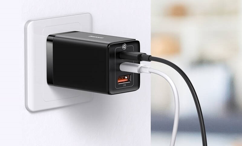 Nabíječka do sítě Baseus GaN5 Pro, 2x USB-C, USB-A, 65W + USB-C kabel 1m černá Nabíječka do sítě Baseus GaN5 Pro, 2x USB-C, USB-A, 65W + USB-C kabel 1m černá