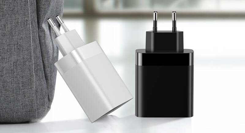 Nabíječka do sítě Baseus Mirror Lake Digital Display 4xUSB Travel Charger 30W černá Nabíječka do sítě Baseus Mirror Lake Digital Display 4xUSB Travel Charger 30W černá