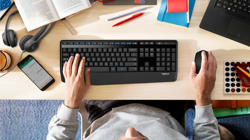 Klávesnice s myší Logitech Wireless Combo MK345, CZ/SK černá Klávesnice s myší Logitech Wireless Combo MK345, CZ/SK černá