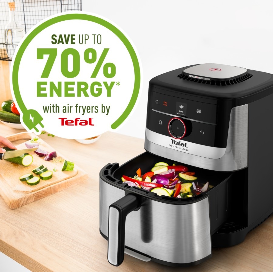 Fritéza horkovzdušná Tefal EY572DE1 Easy Fry Smart&Silence 5 l na kuchyňské lince a vevnitř fritézy zelenina