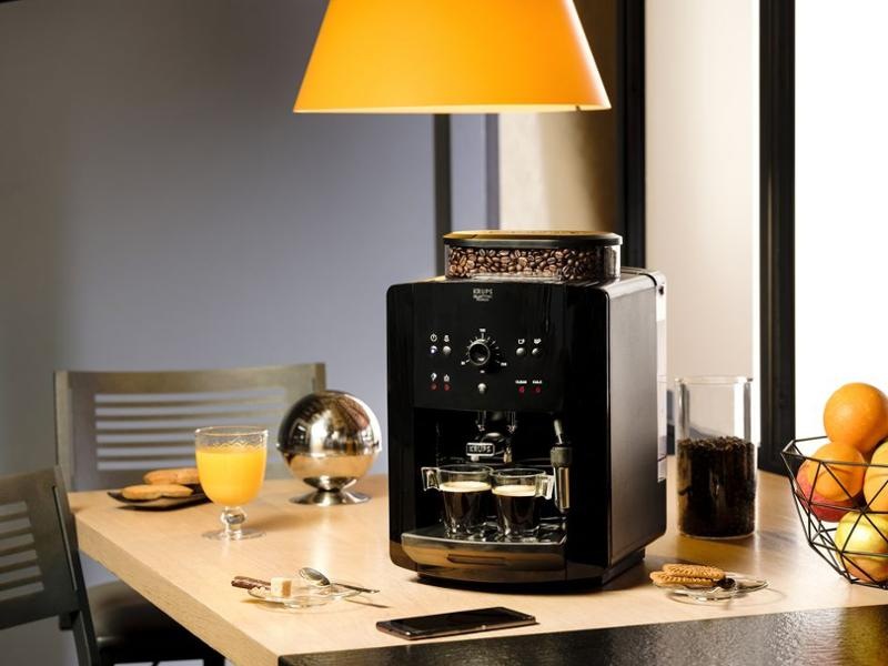 Automatický kávovar Krups Arabica EA811010 černý