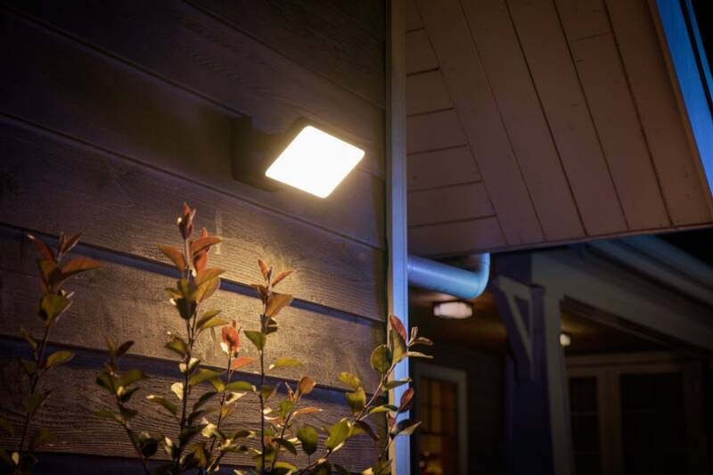 Nástěnné svítidlo Philips Hue Welcome White černé Nástěnné svítidlo Philips Hue Welcome White černé