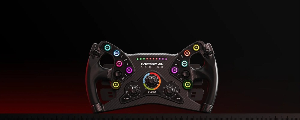 Volant Moza Racing KS (PC) hliník Přední záběr na volant Moza Racing KS na černo-červeném pozadí.