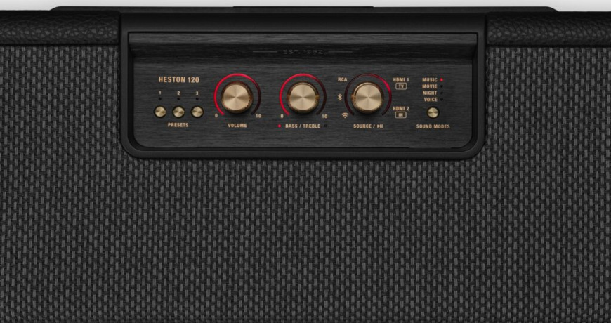 Detail ovladačů na soundbaru Heston 120
