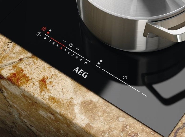 Indukční varná deska AEG Mastery IKE42640KB černá Indukční varná deska AEG Mastery IKE42640KB černá