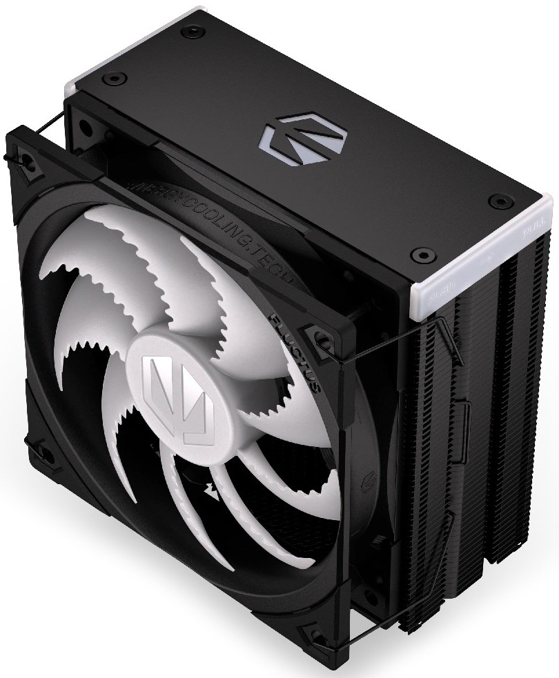 Chladič CPU ENDORFY Fera 5 Black ARGB Na obrázku je chladič CPU ENDORFY Fera 5 Black ARGB – věžový vzduchový chladič pro procesor. Zepředu je vidět velký černý ventilátor s bílými lopatkami, který tlačí vzduch skrz chladič. Za ním je vysoký blok hustých černých kovových žeber (radiátor), který odvádí teplo. Nahoře chladič kryje plochý černý „víko“ s logem, po stranách jsou světlé okraje. Podsvícení ARGB na této fotce není rozsvícené.