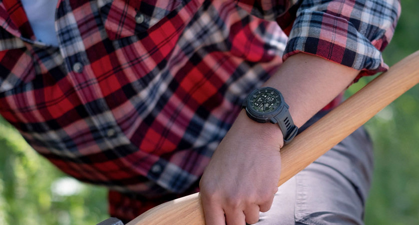 Chytré hodinky Garmin Instinct Crossover - Standard Edition černé