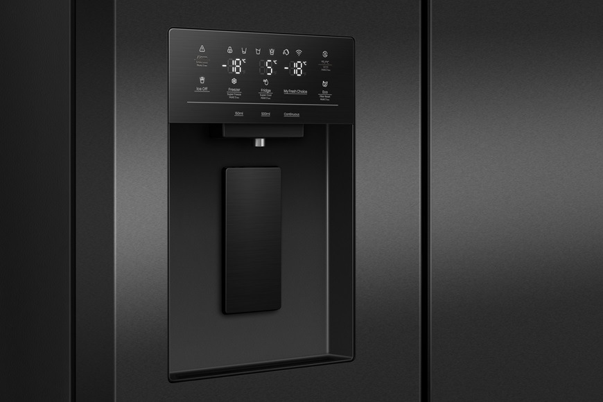 Americká chladnička Hisense RQ5P470SYFD, černá, dávkovač vody