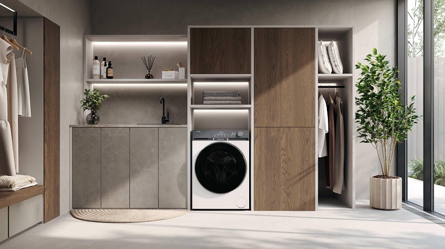 Pračka se sušičkou Haier HWD100-B14387US v prádelně