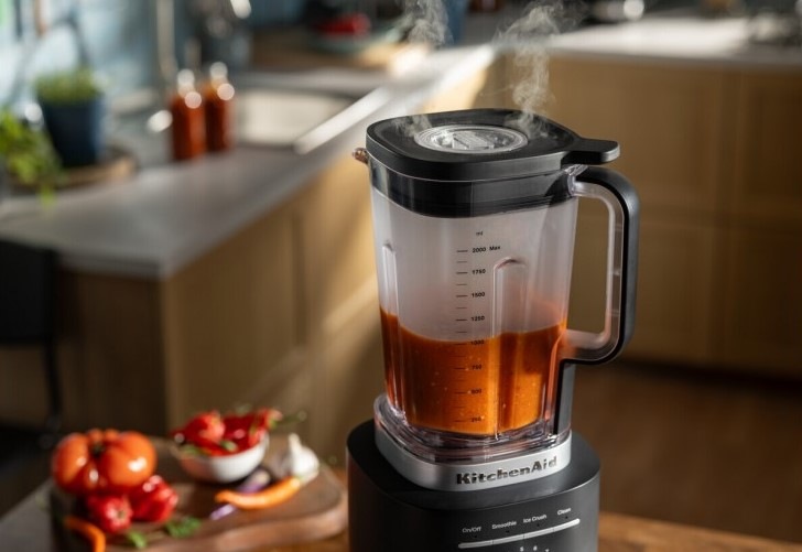 Stolní mixér KitchenAid 5KSB2073EPL krémový