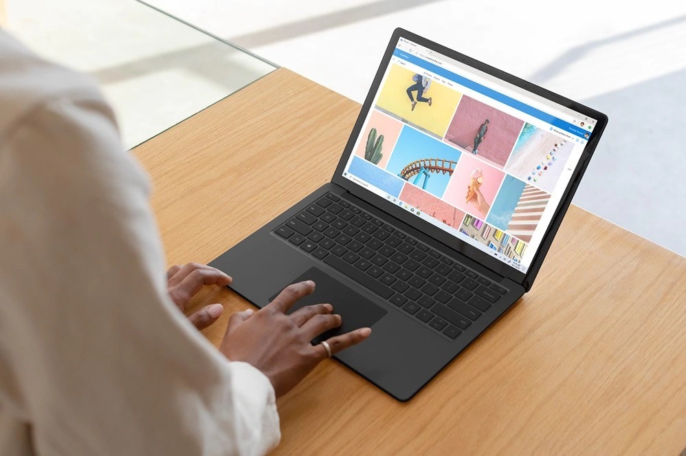 Notebook Microsoft Surface Laptop 3 15" - ZÁNOVNÍ - 12 měsíců záruka stříbrný