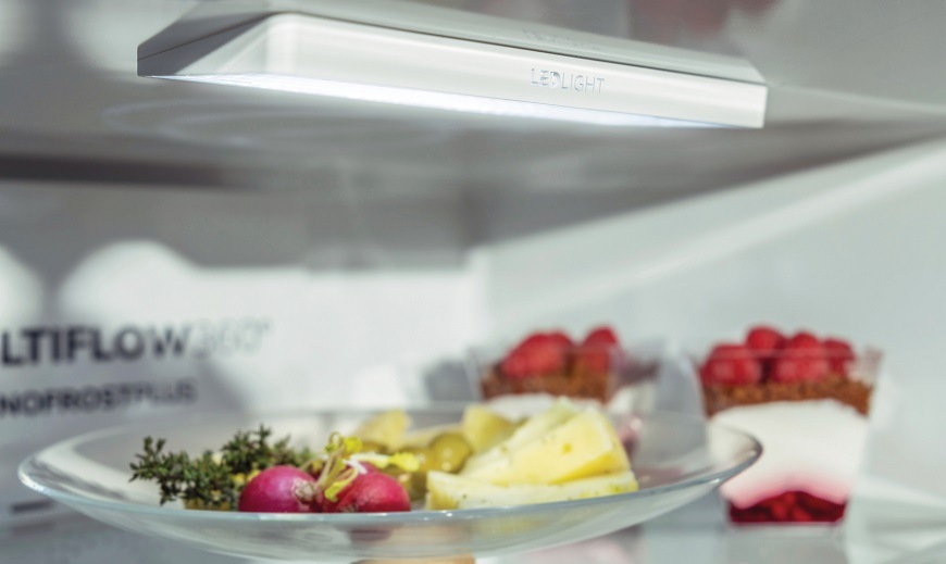 Chladnička s mrazničkou Gorenje Essential NRK418DCW4 bílá Kombinovaná chladnička Gorenje NRK418DCW4, bílá, LED osvětlení
