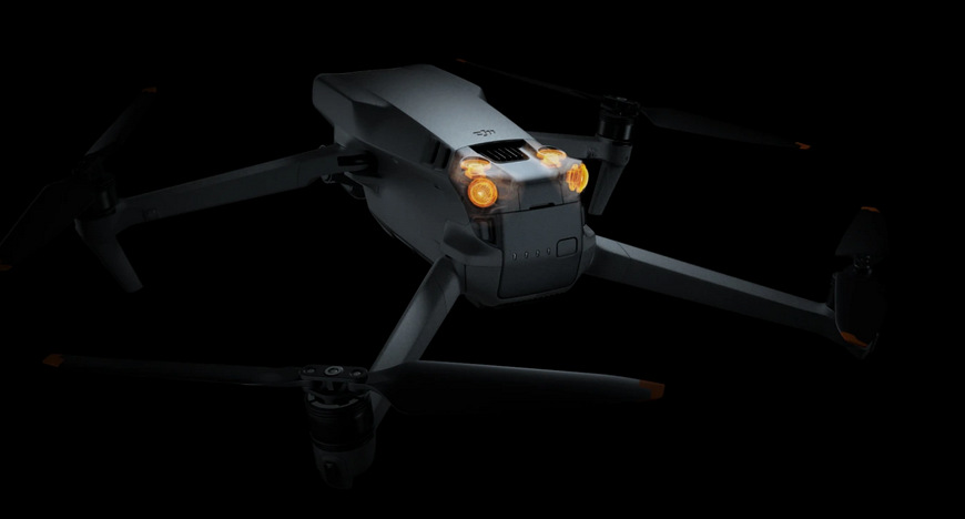 Dron DJI Mavic 3 šedý Dron DJI Mavic 3 šedý
