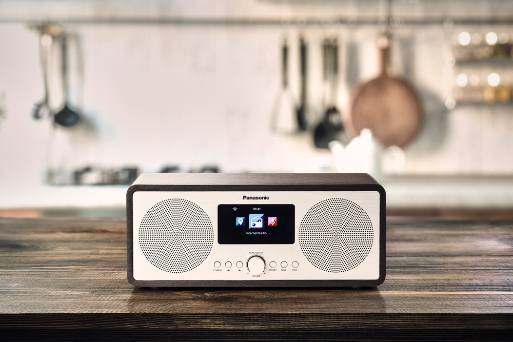 Internetový radiopřijímač s DAB+ Panasonic RF-D40EG-K černý/stříbrný Nabízí 30 předvoleb DAB i FM