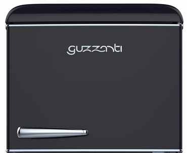 Chladnička Guzzanti Retro GZ 215RB černá barva Detail horní části retro chladničky Guzzanti s logem a zaobleným víkem.