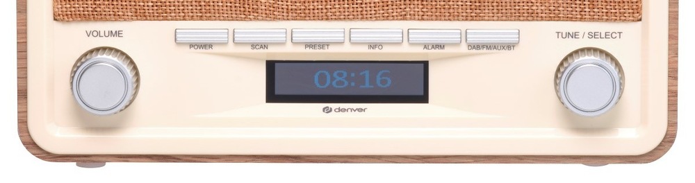 Detailní pohled na LCD displej u radiopřijímače Denver DAB-18