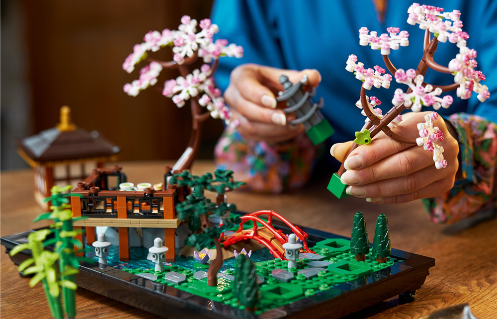 Vytvořte si harmonickou japonskou zahradu s pavilonem, potůčkem, mostem a dalšími detaily