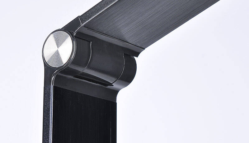 Stolní LED lampička Solight stmívatelná, 8W, display, změna chromatičnosti, hliník černá Stolní LED lampička Solight stmívatelná, 8W, display, změna chromatičnosti, hliník černá