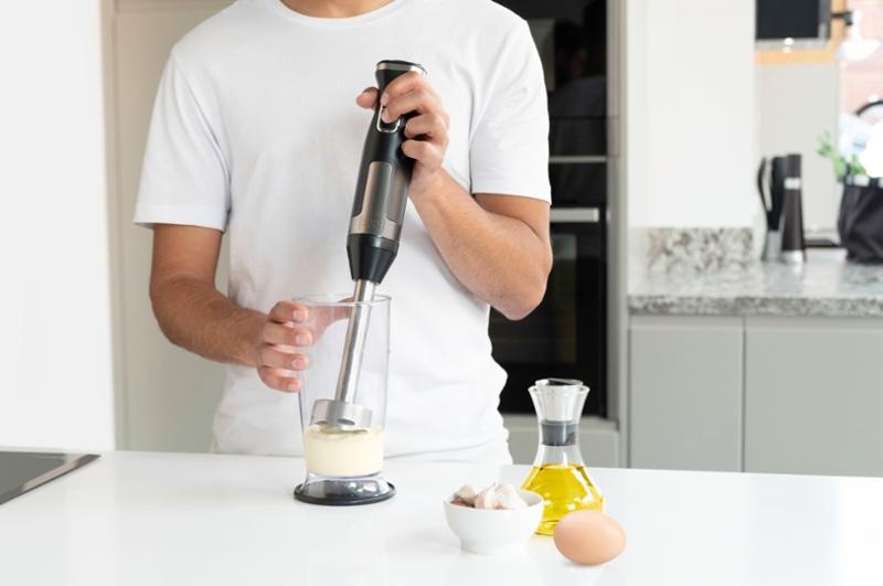 Ponorný mixér Black+Decker BXHBA1500E černý/nerez Mixér s příslušenstvím