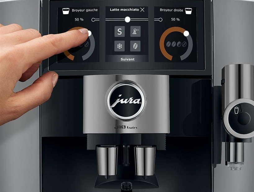 Automatický kávovar Jura J10 twin Diamond Onyx černý/šedý Detail dotykového ovládání automatického kávovaru Jura J10 twin Diamond Onyx