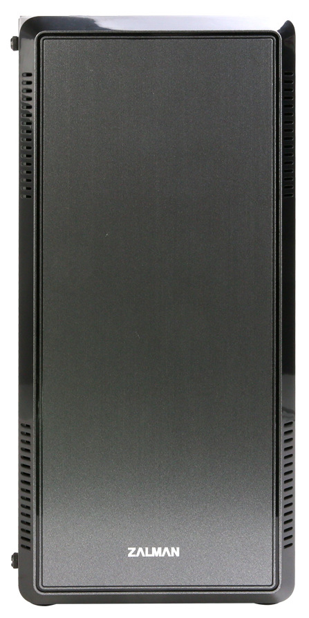 Na obrázku je přední strana PC skříně Zalman S4, černá/stříbrná. Vidíte velký hladký panel v tmavě stříbrné barvě, orámovaný černým lesklým rámem. Po obou svislých stranách rámu jsou úzké větrací průduchy (mřížky) pro nasávání vzduchu. Dole uprostřed je malé bílé logo ZALMAN.