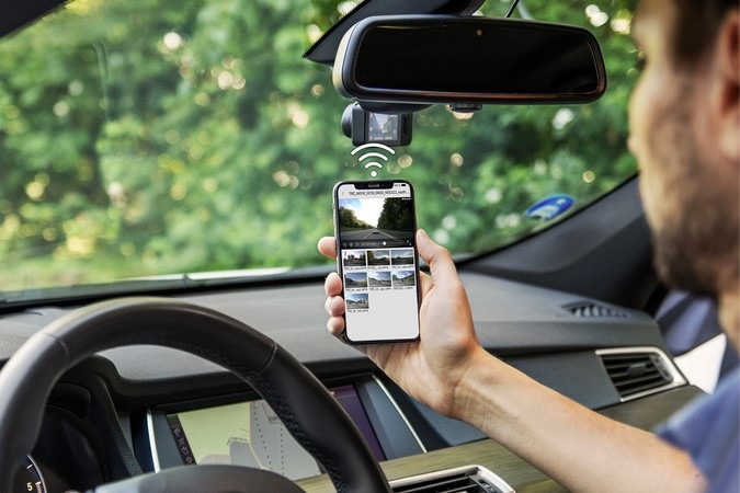 Autokamera TrueCam M5 GPS Wi-Fi (s hlášením radarů) černá